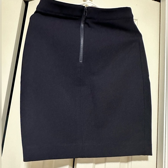 Pink Tartan skirt size 2 super cute and great quality - Picture 2 of 4